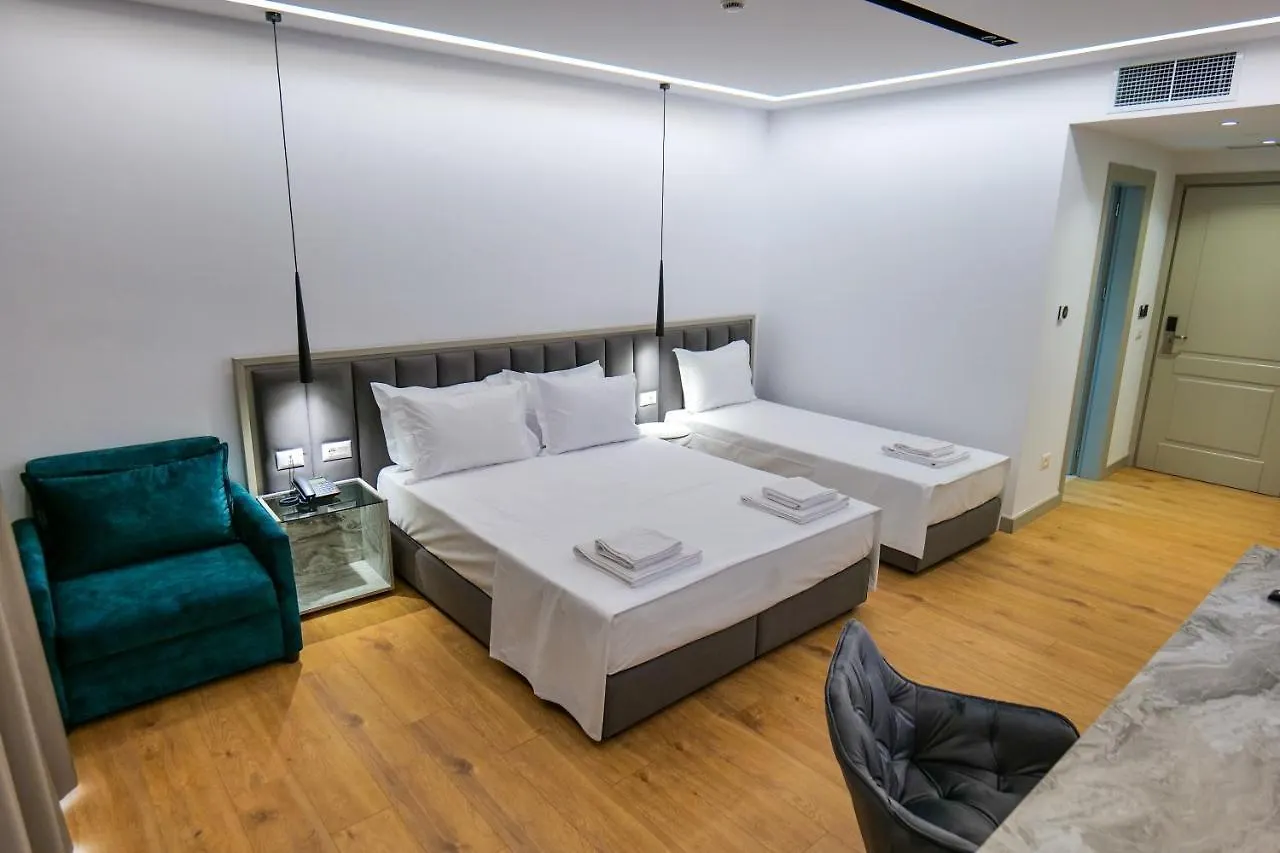 Chimaera Hotel Himare