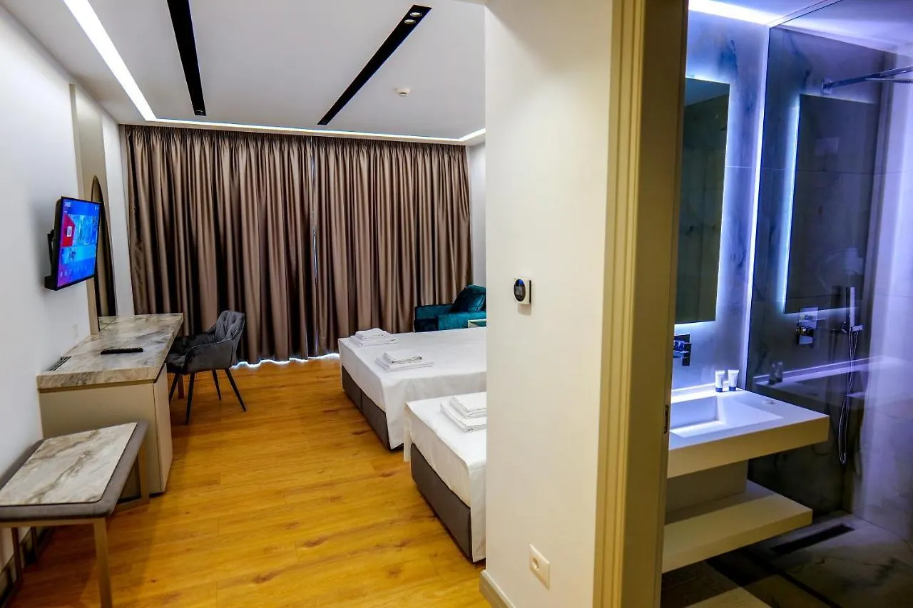 Chimaera Hotel Himare