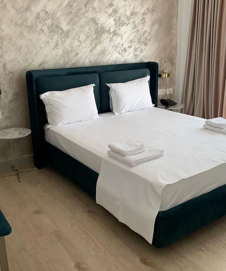 Chimaera Hotel Himare